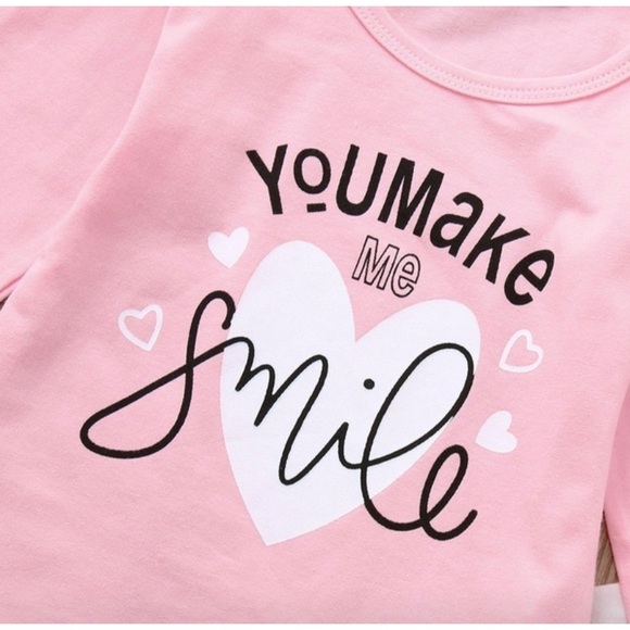 INFANT GIRL “YOU MAKE ME SMILE” OUTFIT - Picture 4 of 6